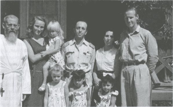 Иллюстрация к книге — Тур Хейердал. Биография. Книга 2. Человек и мир [i_046.jpg]