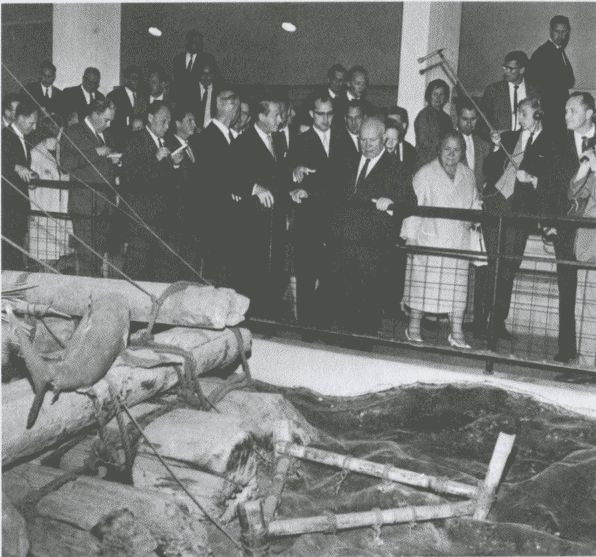 Иллюстрация к книге — Тур Хейердал. Биография. Книга 2. Человек и мир [i_077.jpg]