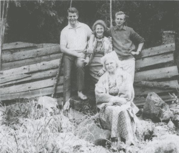 Иллюстрация к книге — Тур Хейердал. Биография. Книга 2. Человек и мир [i_096.jpg]