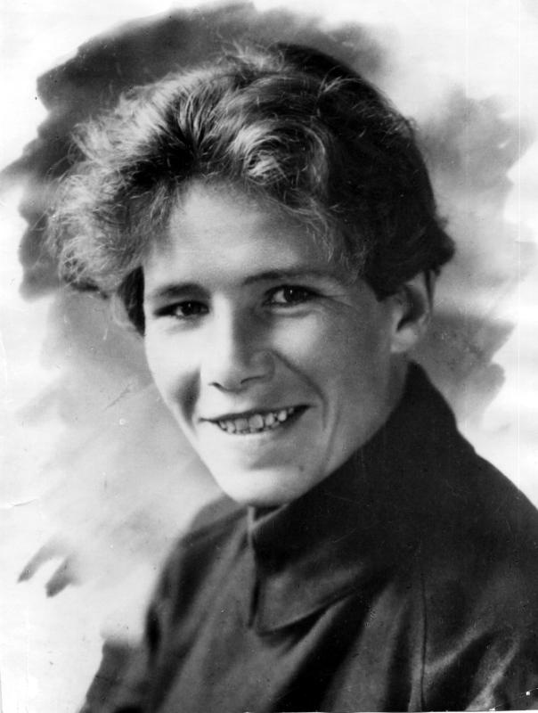 Иллюстрация к книге — Я буду летать! Первая русская женщина-летчица Зинаида Кокорина [i_003.jpg]