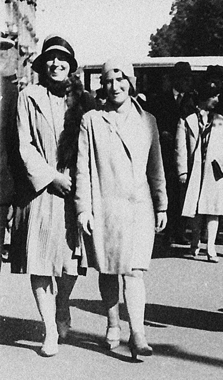 Иллюстрация к книге — Последний поезд в Москву [i_011.jpg]