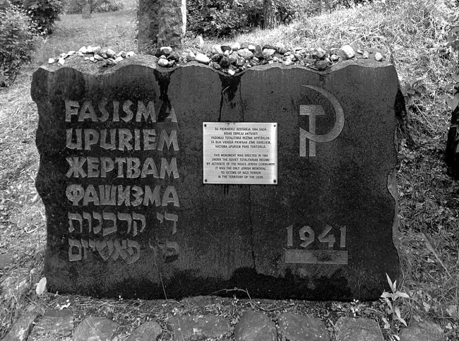 Иллюстрация к книге — Последний поезд в Москву [i_028.jpg]