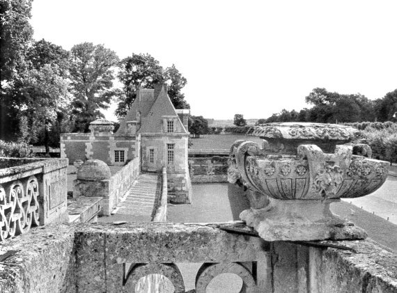 Иллюстрация к книге — Вокруг Парижа с Борисом Носиком. Том 2 [i_015.jpg]