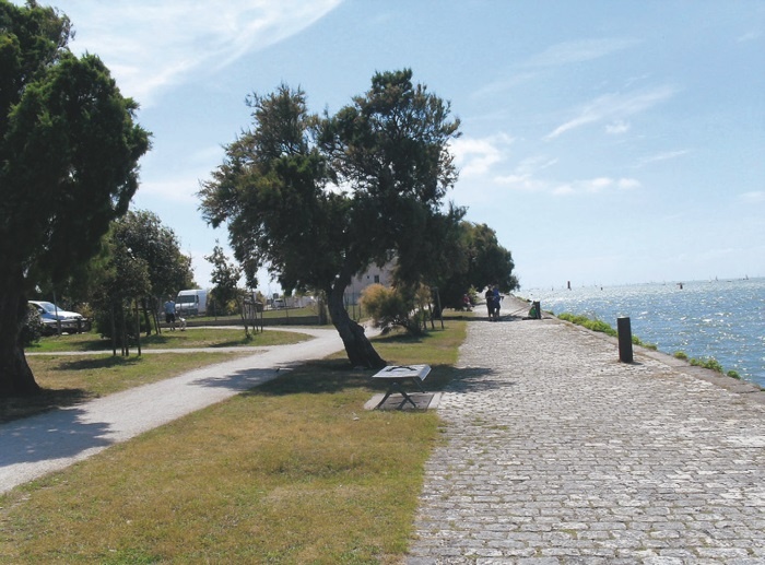 Иллюстрация к книге — Прекрасная Франция [i_162.jpg]