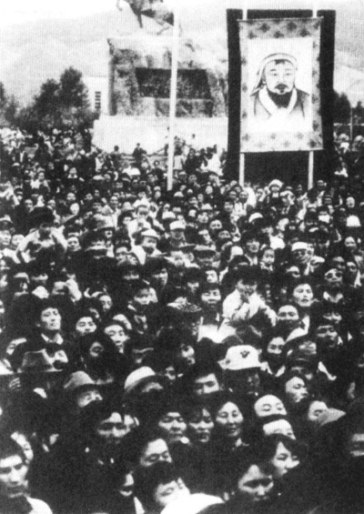 Иллюстрация к книге — Дорогами Чингисхана [i_003.jpg]