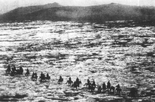 Иллюстрация к книге — Дорогами Чингисхана [i_004.jpg]