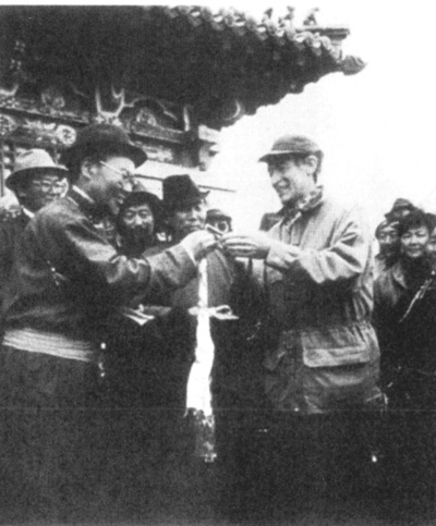 Иллюстрация к книге — Дорогами Чингисхана [i_011.jpg]