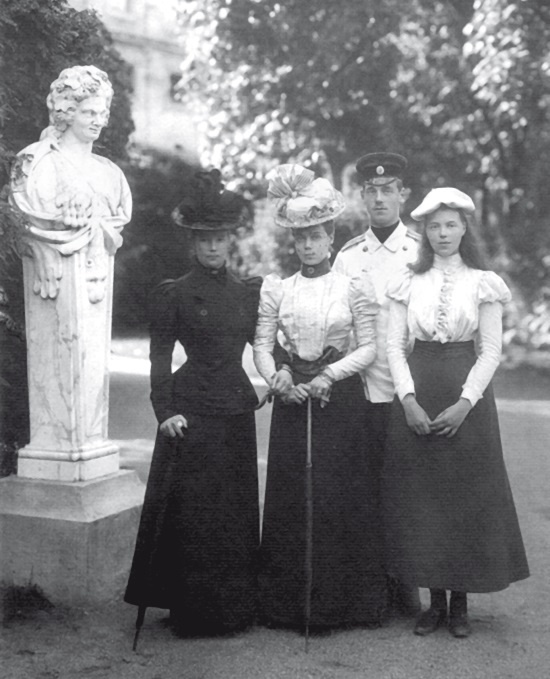 Иллюстрация к книге — Русские принцессы за границей. Воспоминания августейших особ [i_043.jpg]