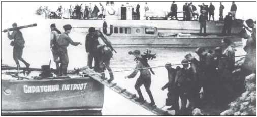 Иллюстрация к книге — Бронекатера Сталина. &quot;Речные танки&quot; Великой Отечественной [i_033.jpg]