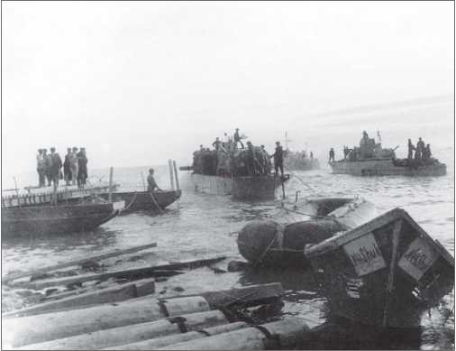 Иллюстрация к книге — Бронекатера Сталина. &quot;Речные танки&quot; Великой Отечественной [i_037.jpg]