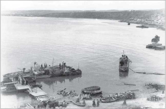 Иллюстрация к книге — Бронекатера Сталина. &quot;Речные танки&quot; Великой Отечественной [i_038.jpg]