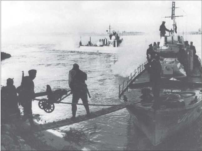 Иллюстрация к книге — Бронекатера Сталина. &quot;Речные танки&quot; Великой Отечественной [i_039.jpg]