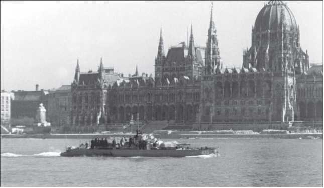 Иллюстрация к книге — Бронекатера Сталина. &quot;Речные танки&quot; Великой Отечественной [i_048.jpg]