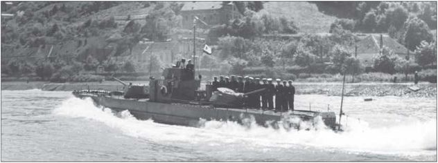 Иллюстрация к книге — Бронекатера Сталина. &quot;Речные танки&quot; Великой Отечественной [i_051.jpg]