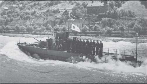 Иллюстрация к книге — Бронекатера Сталина. &quot;Речные танки&quot; Великой Отечественной [i_056.jpg]