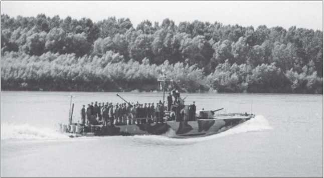 Иллюстрация к книге — Бронекатера Сталина. &quot;Речные танки&quot; Великой Отечественной [i_059.jpg]