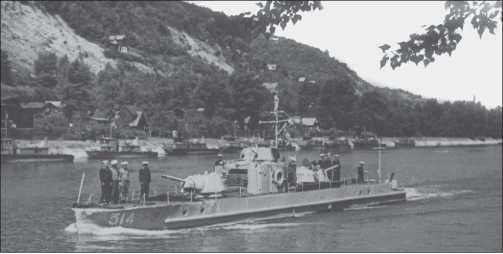 Иллюстрация к книге — Бронекатера Сталина. &quot;Речные танки&quot; Великой Отечественной [i_062.jpg]