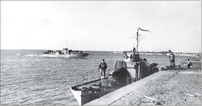 Иллюстрация к книге — Бронекатера Сталина. &quot;Речные танки&quot; Великой Отечественной [i_073.jpg]