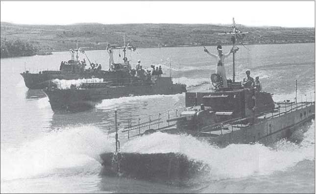 Иллюстрация к книге — Бронекатера Сталина. &quot;Речные танки&quot; Великой Отечественной [i_078.jpg]