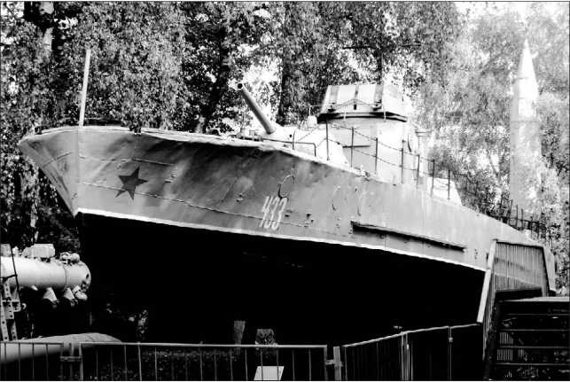 Иллюстрация к книге — Бронекатера Сталина. &quot;Речные танки&quot; Великой Отечественной [i_083.jpg]