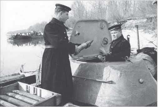 Иллюстрация к книге — Бронекатера Сталина. &quot;Речные танки&quot; Великой Отечественной [i_099.jpg]