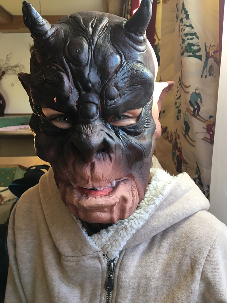 Иллюстрация к книге — Евротрэш. Соблазнение богатых для бедных [i_026.jpg]