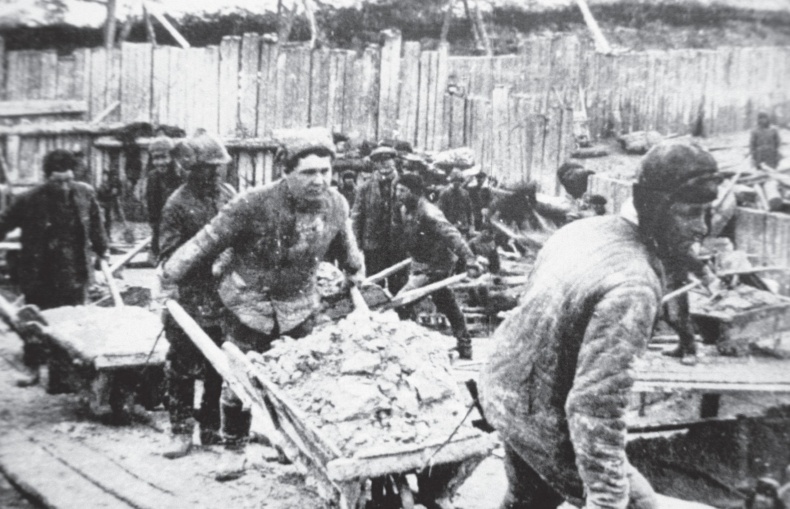 Иллюстрация к книге — Почему одни страны богатые, а другие бедные. Происхождение власти, процветания и нищеты [_34.jpg]