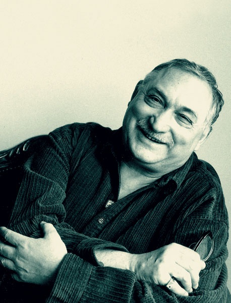 Иллюстрация к книге — Улица Красных Зорь [_01.jpg]