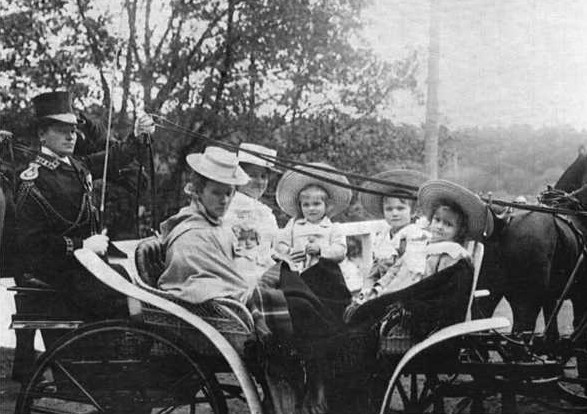 Иллюстрация к книге — Быть гувернанткой. Как воспитать принцессу [i_030.jpg]