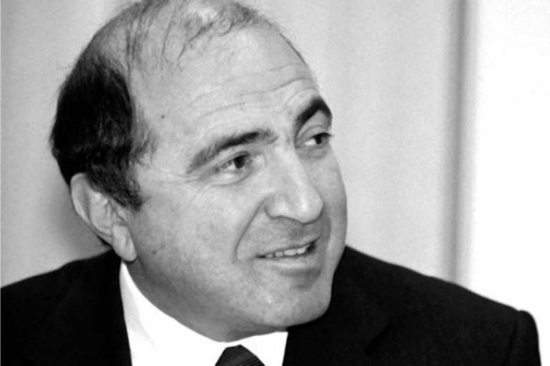 Иллюстрация к книге — Шпионаж и политика. Тайная хрестоматия [i_067.jpg]