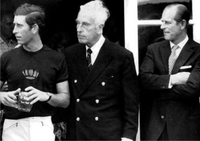 Иллюстрация к книге — Шпионаж и политика. Тайная хрестоматия [i_124.jpg]