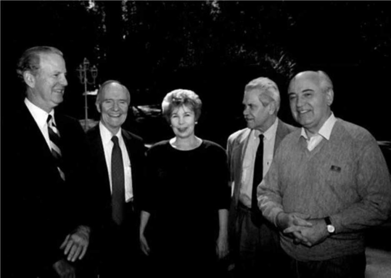 Иллюстрация к книге — Шпионаж и политика. Тайная хрестоматия [i_139.jpg]