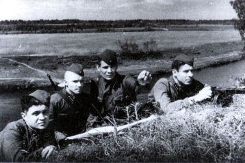 Иллюстрация к книге — От Сталинграда до Днепра [i_049.jpg]