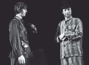 Иллюстрация к книге — Александр Абдулов. Хочу остаться легендой [i_006.jpg]