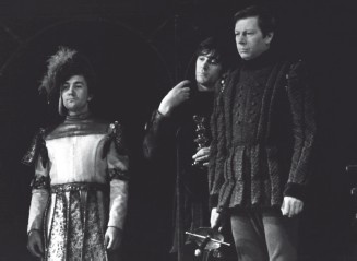 Иллюстрация к книге — Александр Абдулов. Хочу остаться легендой [i_026.jpg]