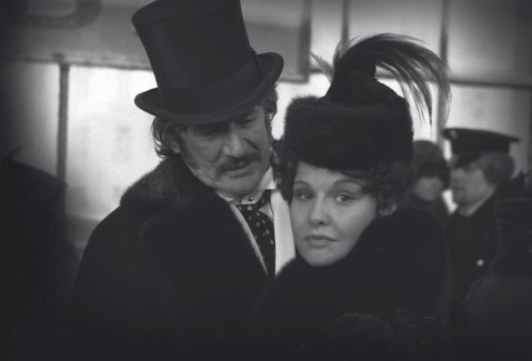 Иллюстрация к книге — Александр Абдулов. Хочу остаться легендой [i_068.jpg]