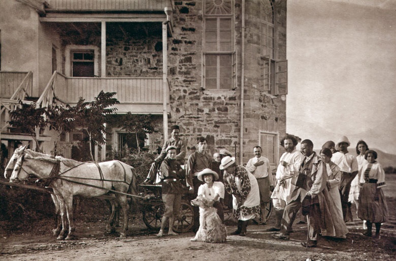 Иллюстрация к книге — Цвет винограда. Юлия Оболенская, Константин Кандауров [i_023.jpg]