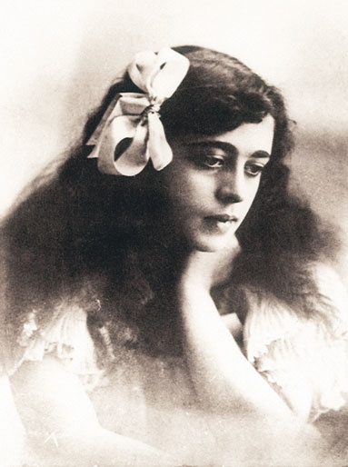 Иллюстрация к книге — Цвет винограда. Юлия Оболенская, Константин Кандауров [i_037.jpg]