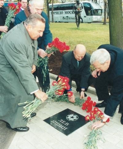 Иллюстрация к книге — Больше, чем футбол. Правдивая история: взгляд изнутри на спорт №1 [_20.jpg]