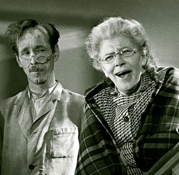 Иллюстрация к книге — Моя сестра Фаина Раневская. Жизнь, рассказанная ею самой [_002.jpg]