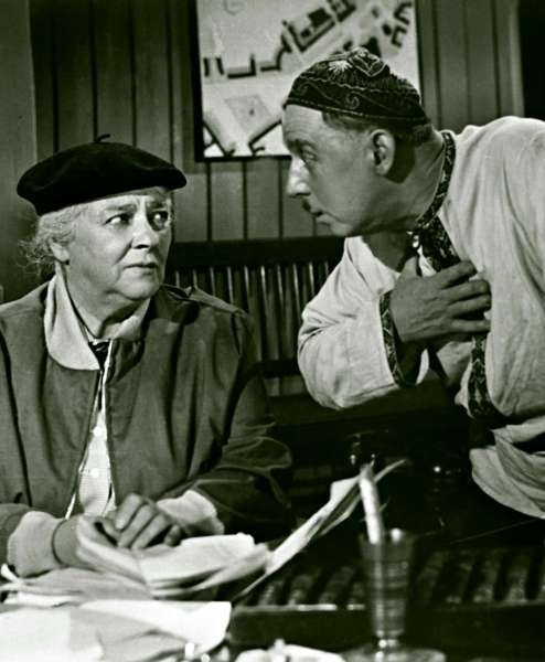 Иллюстрация к книге — Раневская в домашних тапочках. Самый близкий человек вспоминает [i_008.jpg]