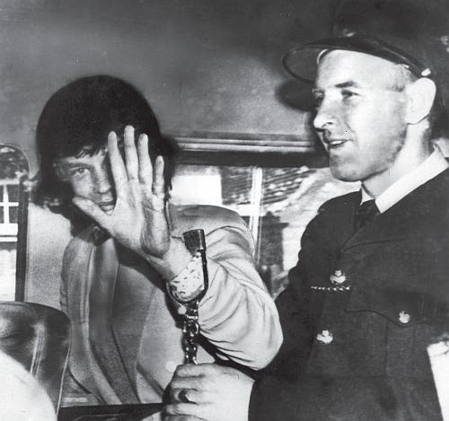 Иллюстрация к книге — Мик Джаггер. Великий и ужасный [_09.jpg]