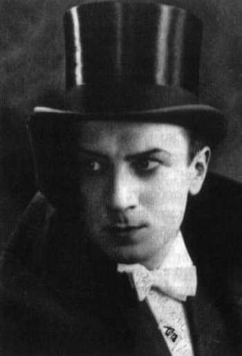 Иллюстрация к книге — Ромен Гари, хамелеон [i_010.jpg]