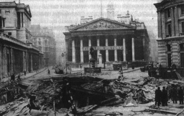 Иллюстрация к книге — Ромен Гари, хамелеон [i_023.jpg]