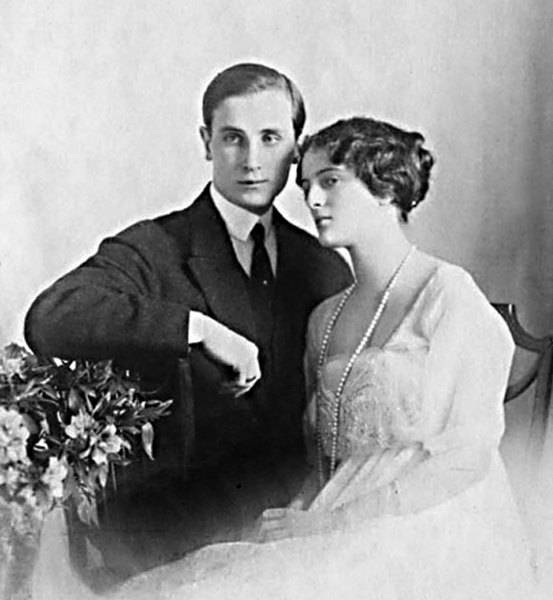 Иллюстрация к книге — Петербург - 1914 - Петроград. Хронологическая мозаика столичной жизни [i_008.jpg]