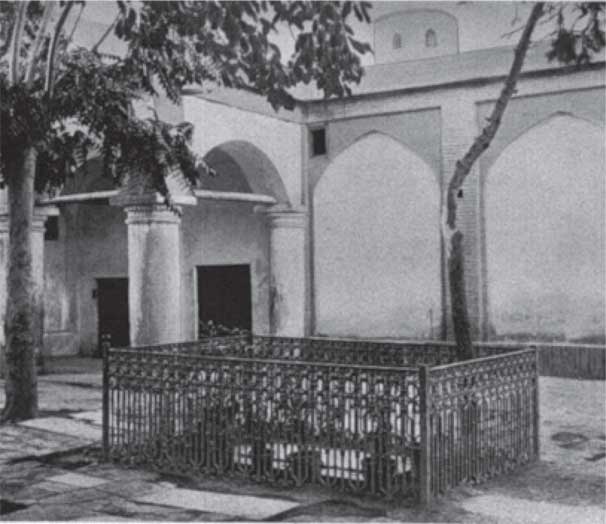 Иллюстрация к книге — С секундантами и без… Убийства, которые потрясли Россию. Грибоедов, Пушкин, Лермонтов [i_014.jpg]