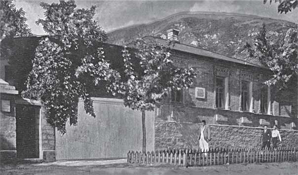 Иллюстрация к книге — С секундантами и без… Убийства, которые потрясли Россию. Грибоедов, Пушкин, Лермонтов [i_058.jpg]