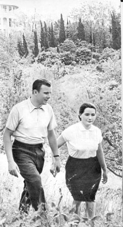 Иллюстрация к книге — Юрий Гагарин. Человек-легенда [i_044.jpg]