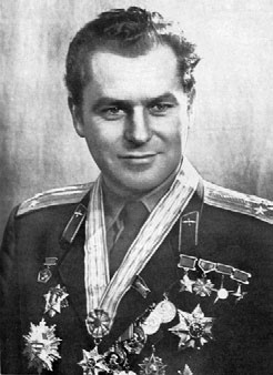 Иллюстрация к книге — Юрий Гагарин. Человек-легенда [i_061.jpg]