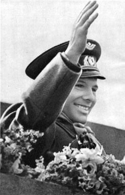 Иллюстрация к книге — Юрий Гагарин. Человек-легенда [i_085.jpg]